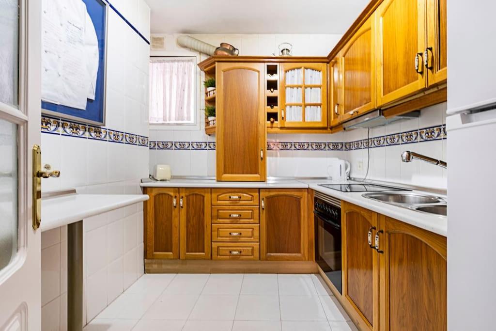 Apartament Centro Ferrandiz Parking Gratis Malaga Zewnętrze zdjęcie